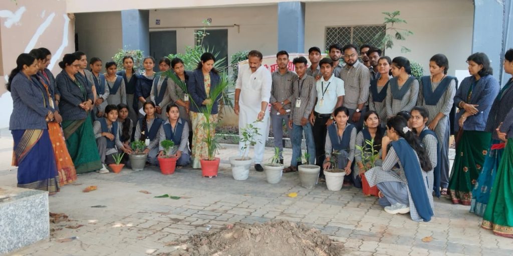 विश्व पर्यावरण दिवस पर बारडोली किया पौधारोपण