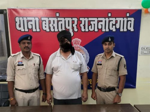 एसटी ज्वेलर्स के नाम पर डेढ़ करोड़ की ठगी करने वाला आरोपी गिरफ्तार, 30 लाख के सोने की फुल्ली जब्त