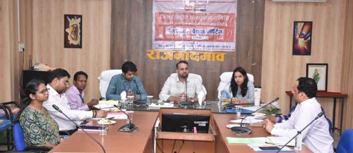 शासन की लोकहितकारी योजनाओं से अधिक से अधिक जनसामान्य को लाभान्वित करें बैंकर्स : कलेक्टर