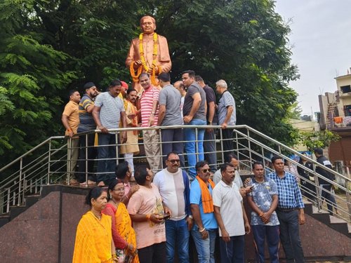 कौरिनभाठा में ‘एक दिन, एक घंटा, एक साथ’ अभियान के तहत चला स्वच्छता श्रमदान