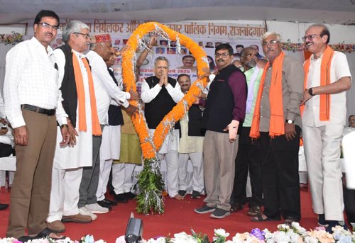 सहकारिता के माध्यम से किसानों के जीवन में आ रही खुशहाली एवं परिवर्तन : डॉ. रमन सिंह