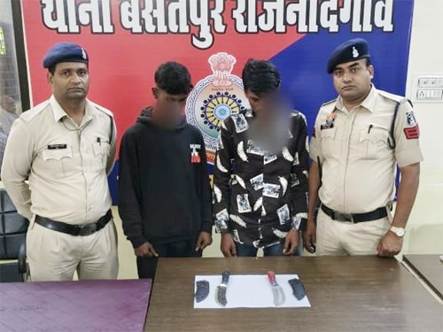 गंज मंडी में झांकी के दौरान चाकू लहराने वालों पर बसंतपुर पुलिस की सख्त कार्रवाई, दो आरोपी गिरफ्तार