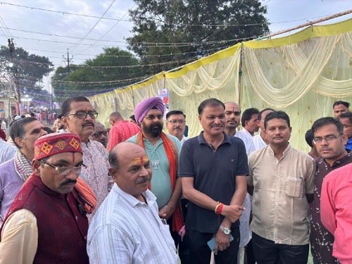 महापौर मधुसूदन यादव पहुंचे मोती तालाब, छठ पर्व पर दी शुभकामनाएं