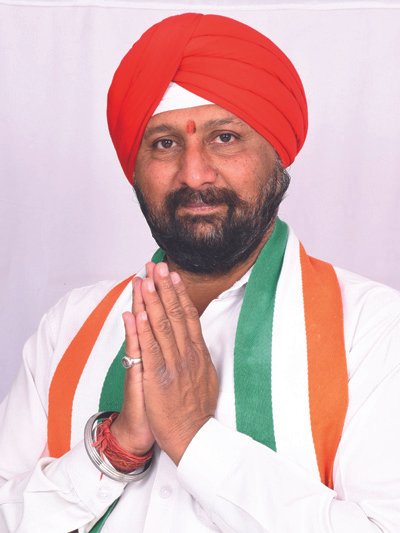 म्युनिस्पल स्कूल परिसर में बने अवैध दुकानों की नीलामी तत्काल निरस्त करें : कुलबीर सिंह छाबड़ा