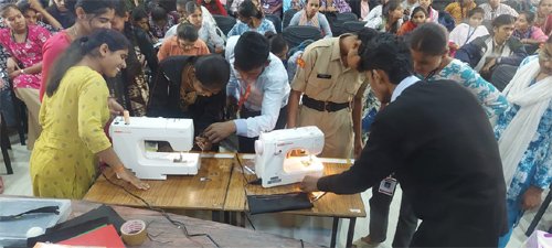 शासकीय कमलादेवी राठी महिला महाविद्यालय में सिलाई मशीन तकनीक पर एक दिवसीय कार्यशाला