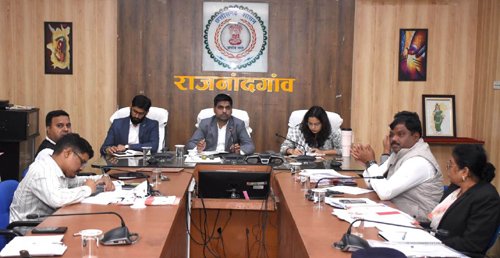 अटल मॉनिटरिंग पोर्टल में शासन की विभिन्न योजनाओं के प्रभावी क्रियान्वयन के लिए निर्धारित मापदण्डों पर करें उत्कृष्ट प्रदर्शन : कलेक्टर