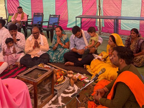 श्रीमद् भावगत कथा यज्ञ सप्ताह हेतु पदुमतरा में कार्यक्रम स्थल हुआ भूमिपूजन