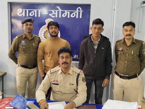 सोमनी में पुलिस ने ढाबा संचालकों और सार्वजनिक शराब सेवन करने वालों के खिलाफ की कार्रवाई