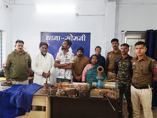 किसानों के खेतों से चोरी की गई केबल और पंप खरीदारों सहित कबाड़ी गिरफ्तार