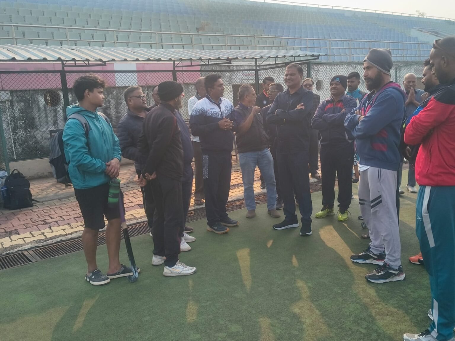 महापौर ने किया अंतर्राष्ट्रीय हॉकी स्टेडियम का औचक निरीक्षण, खिलाड़ियों को बेहतर सुविधाएं देने का लिया संकल्प