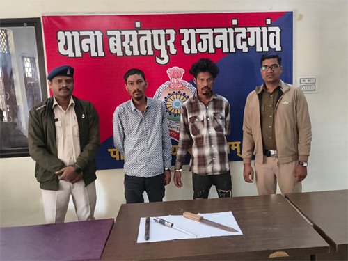 आम जगह चाकू लहराने वाले दो बदमाश गिरफ्तार, बसंतपुर पुलिस की त्वरित कार्रवाई