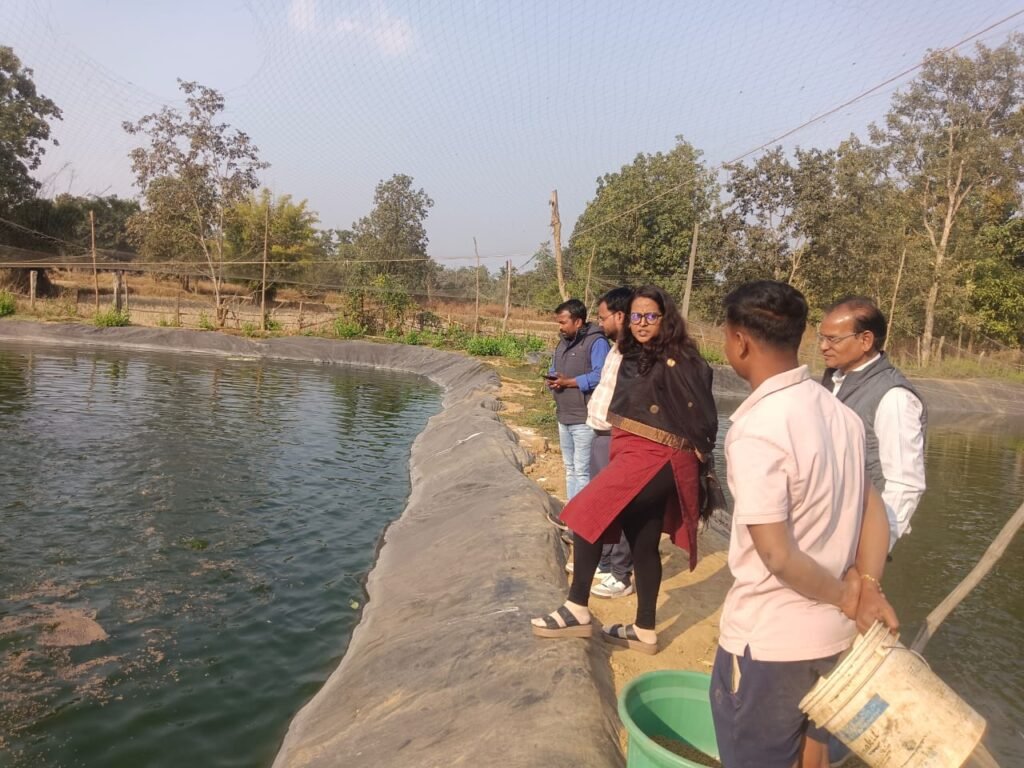 कलेक्टर ने पीएम मत्स्य सम्पदा योजना के कार्यों का निरीक्षण, मछली उत्पादन और रोजगार में बढ़ोतरी