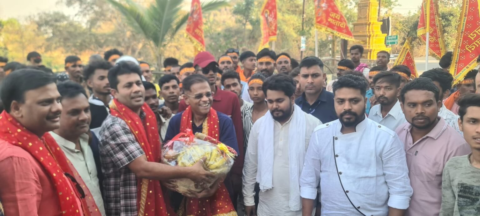पंचमी पर अमित जोगी ने मां बम्लेश्वरी दरबार में टेका मत्था, प्रदेश की सुख-समृद्धि की कामना