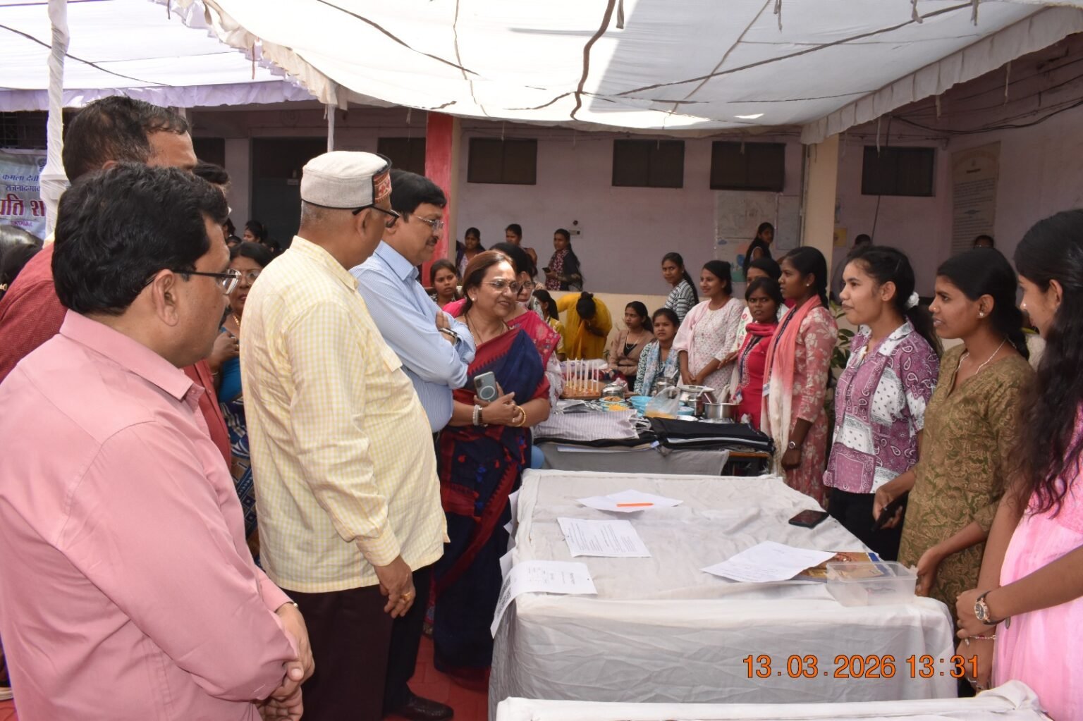 कमला कॉलेज में हुआ हुनर हाट और आनंद मेला, छात्राओं ने दिखाई उद्यमिता की झलक