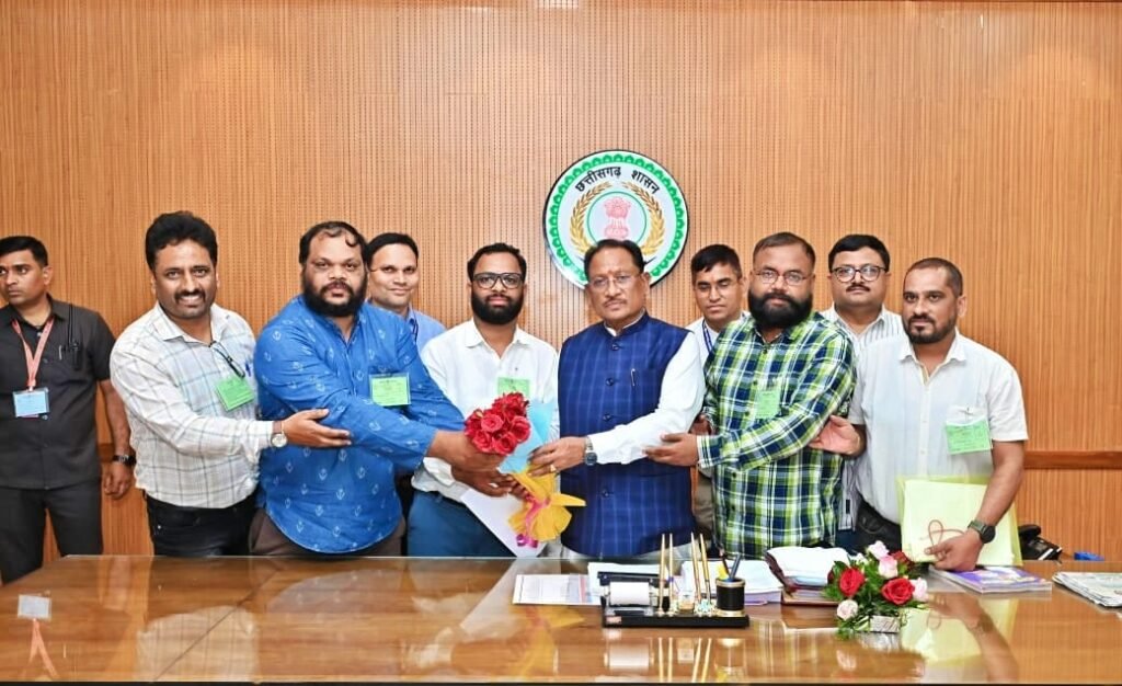 एनएचएम कर्मचारी संघ ने मुख्यमंत्री से की सौजन्य मुलाकात, लंबित मांगों के शीघ्र समाधान का दिया भरोसा