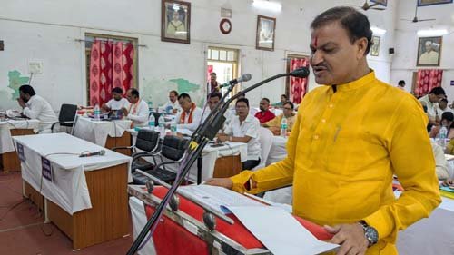 नगर निगम बजट : महापौर ने पेश किया 15 लाख के लाभ का बजट, शहर में बिछेगा सड़कों का जाल, पेयजल और सौंदर्यीकरण पर फोकस