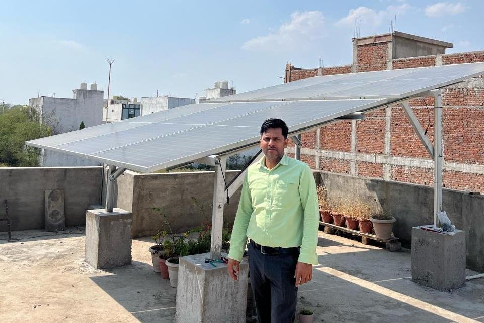 पीएम सूर्यघर योजना से रोशन हुआ शिक्षक प्रशांत यादव का घर, बिजली बिल हुआ शून्य