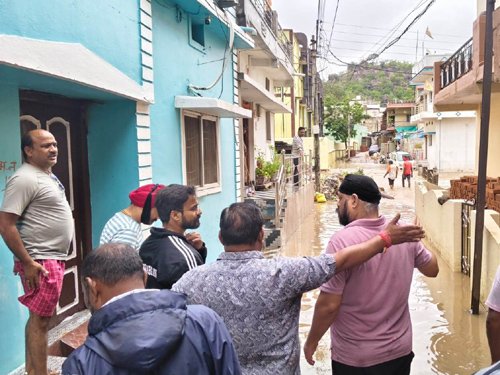 तेज बारिश से राजनांदगांव में अलर्ट : कलेक्टर ने दिए बाढ़ और जलभराव वाले क्षेत्रों की सतत निगरानी के निर्देश