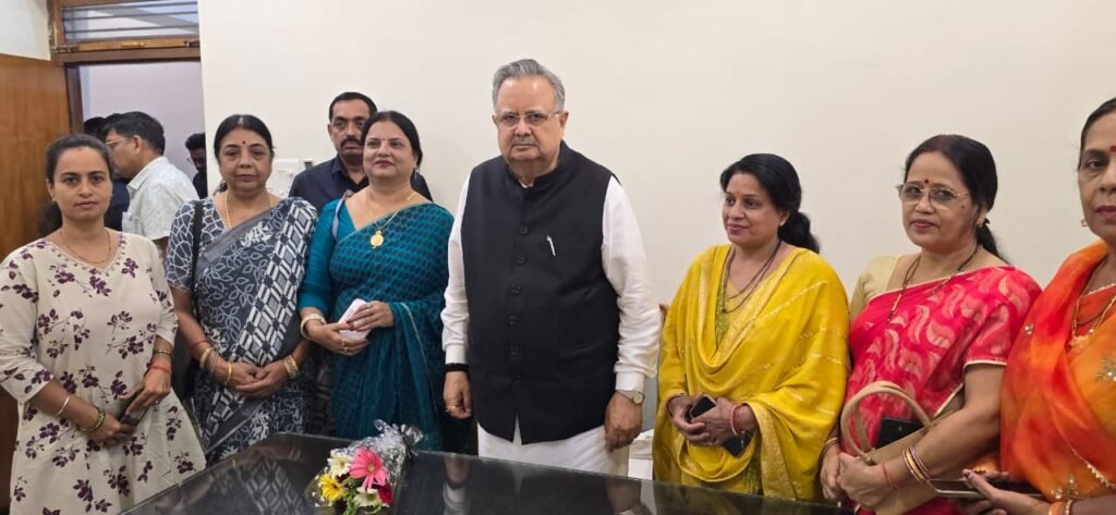 “छोटे-मोटे कामों के लिए बघवा को क्यों परेशान करना, चीते काफी हैं” : महापौर की घोषणा पर गूंजीं तालियां